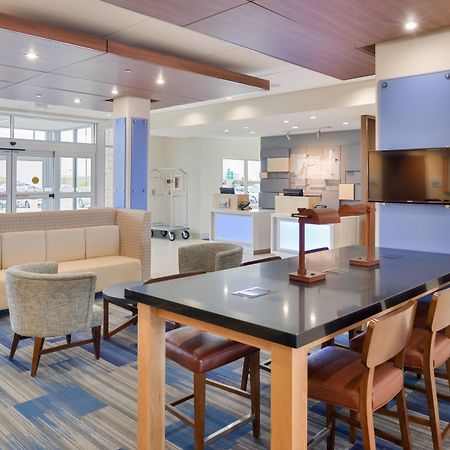 Holiday Inn Express & Suites Madison By Ihg Kültér fotó